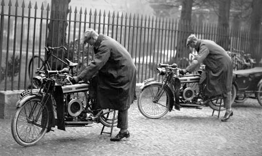 1920 PRINCES DUGGIES