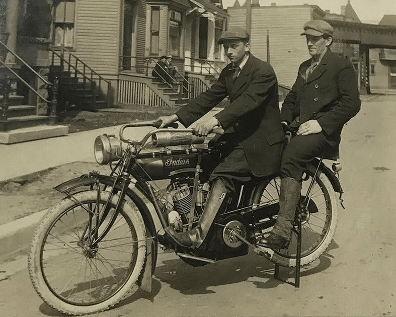 1900s INDIAN PILLION