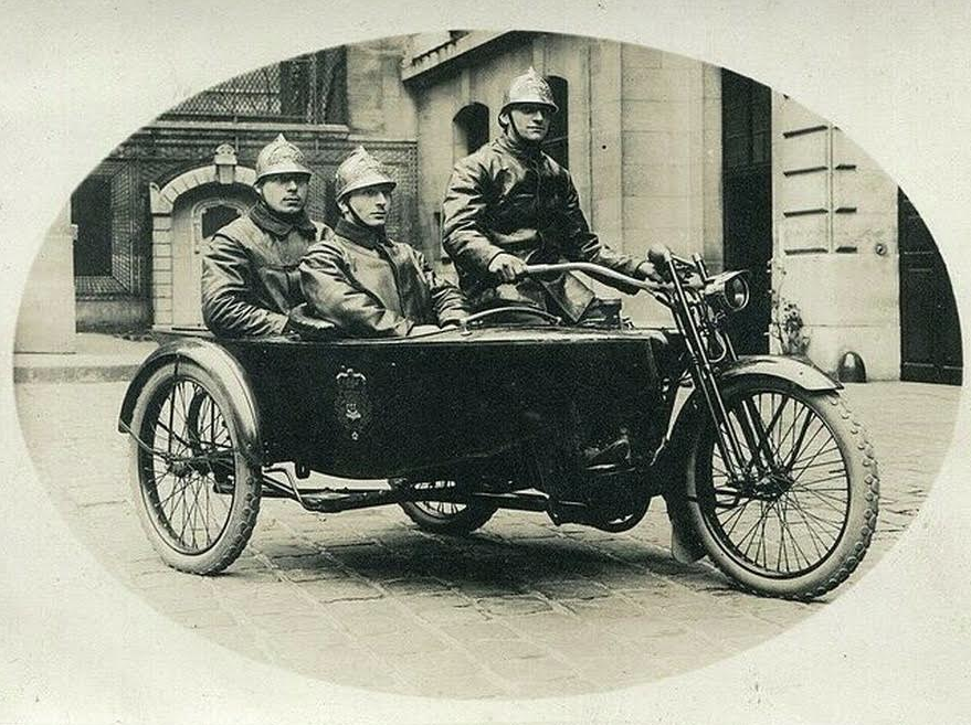 1910s FRENCH FIREMEN