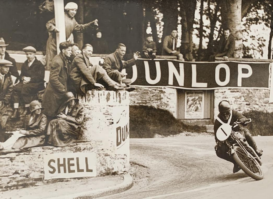 1920s TT SIGNPOST CORNER