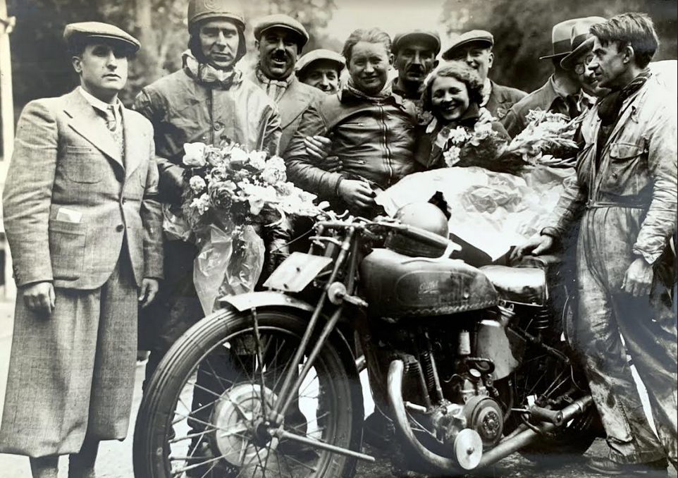 1930s CONTINENTAL RACE GROUP