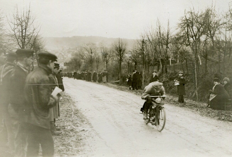 1910s FAST RACE
