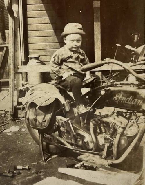 US INDIANS KID IN HAT