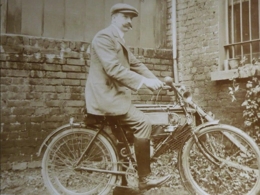1909 MOTOSACOCHE?