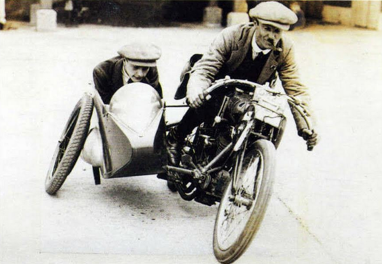 1922 MARTINSYDE LEANING COMBO