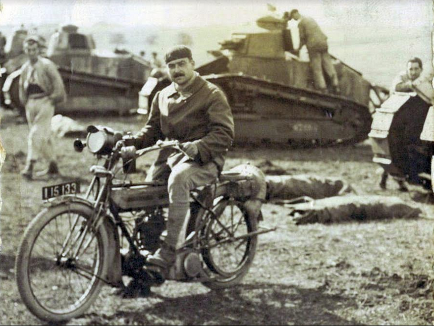 WW1 BIKE WITH RENAULT TANKS