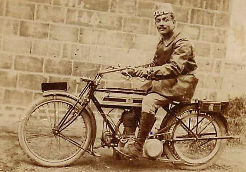 WW1 DR FRONT OF WALL