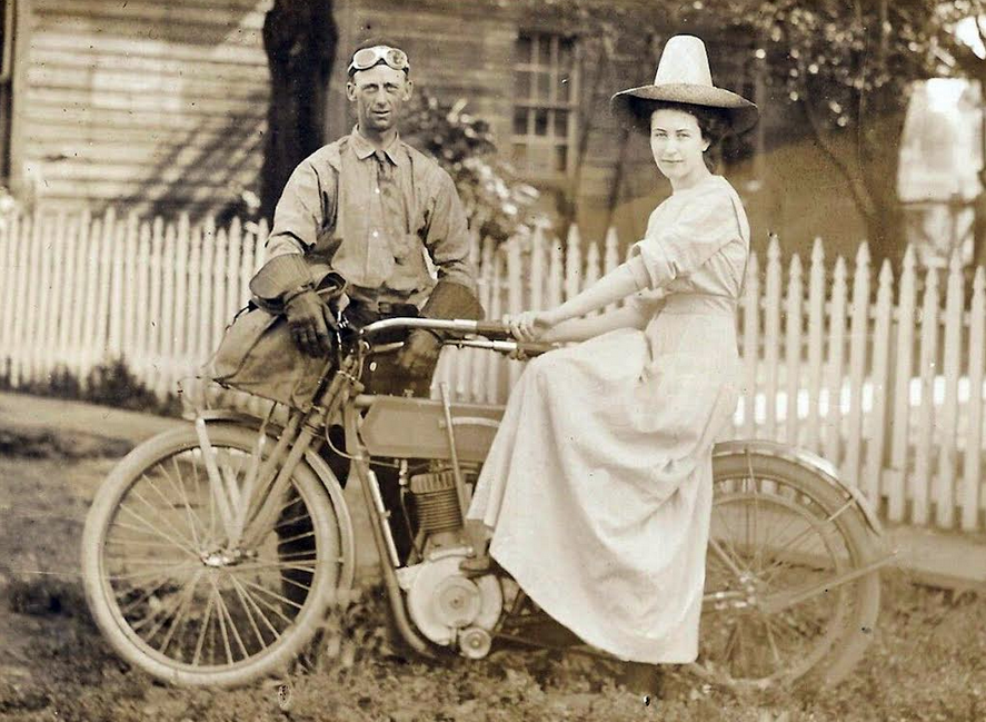 1910s US MAIL + WOMAN