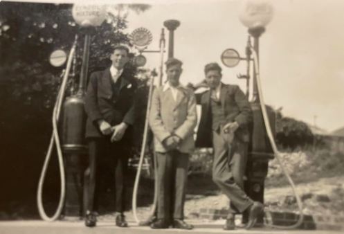 1924 CALBOURNE IOW NEW PUMPS- NATIONAL BENZOLE, SHELL, PRATT'S HIGH TEST