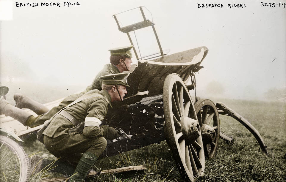 WW1 DRs TAKE COVER 1914