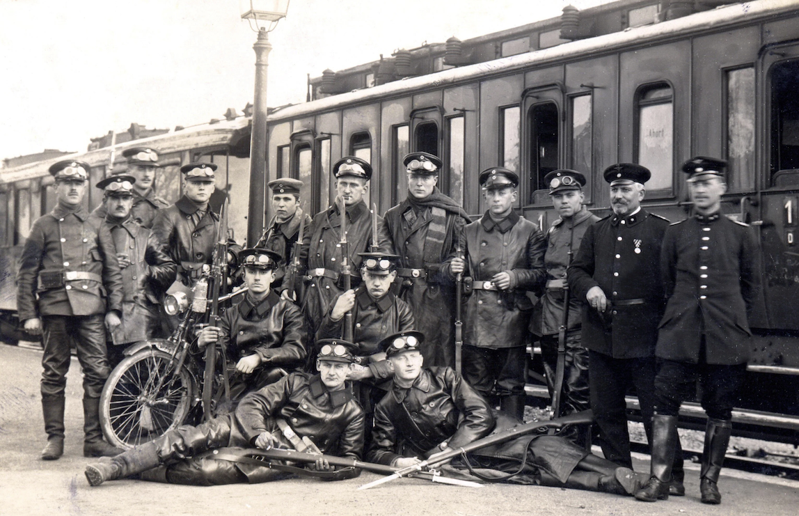 WW1 JERRY DRs @ AVESNES STATION