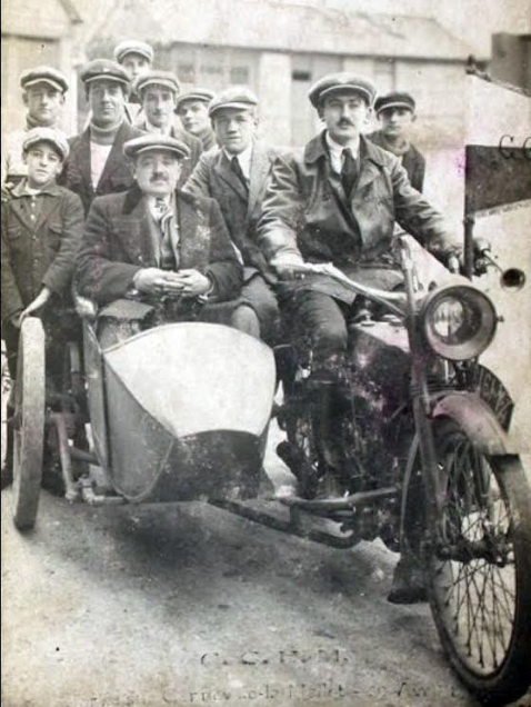 1920s COMBO WITH CAPS