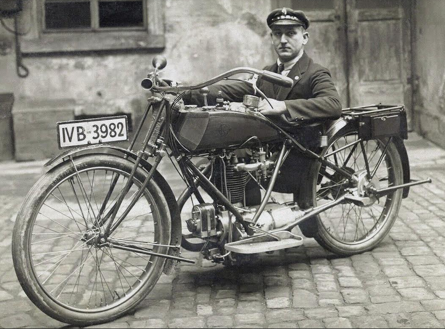 1920s CONTINENTAL CROUCHED