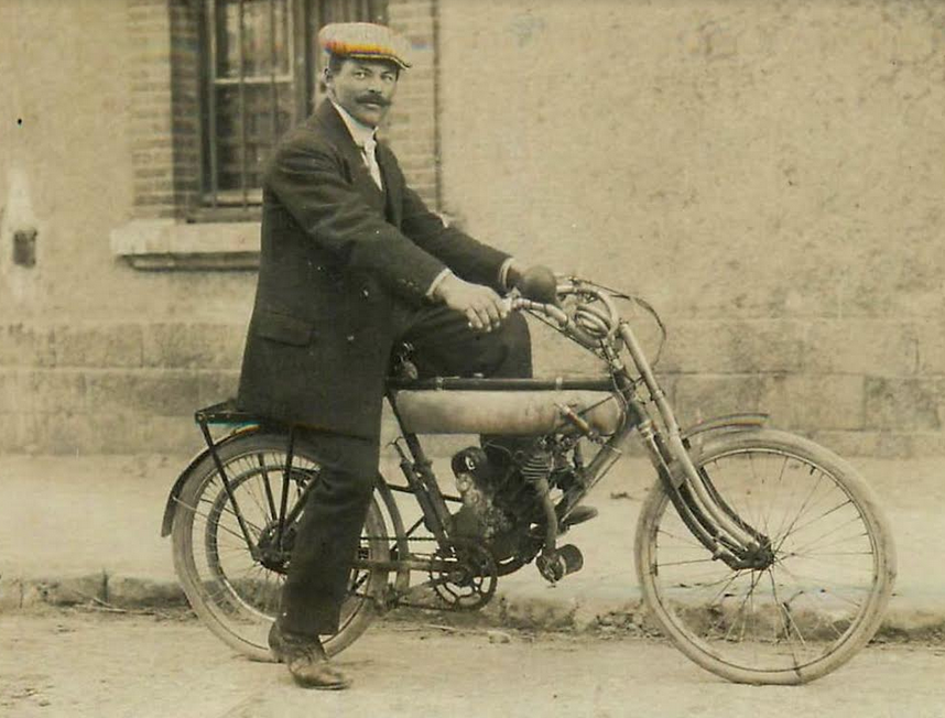 1920s FLAT CAP TACHE