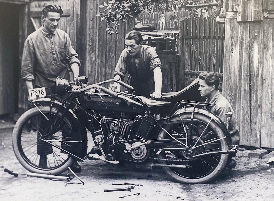 1910s INDIAN FETTLING