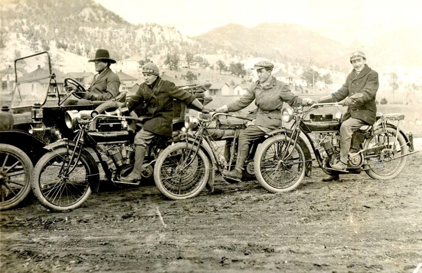 1914 INDIANS HOLDING HANDS