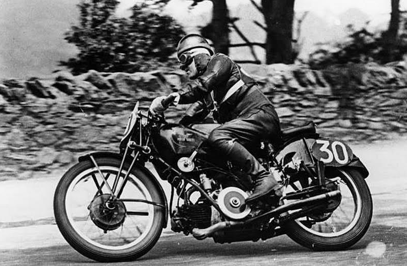 1935 TT STANLEY WOODS GUZZI