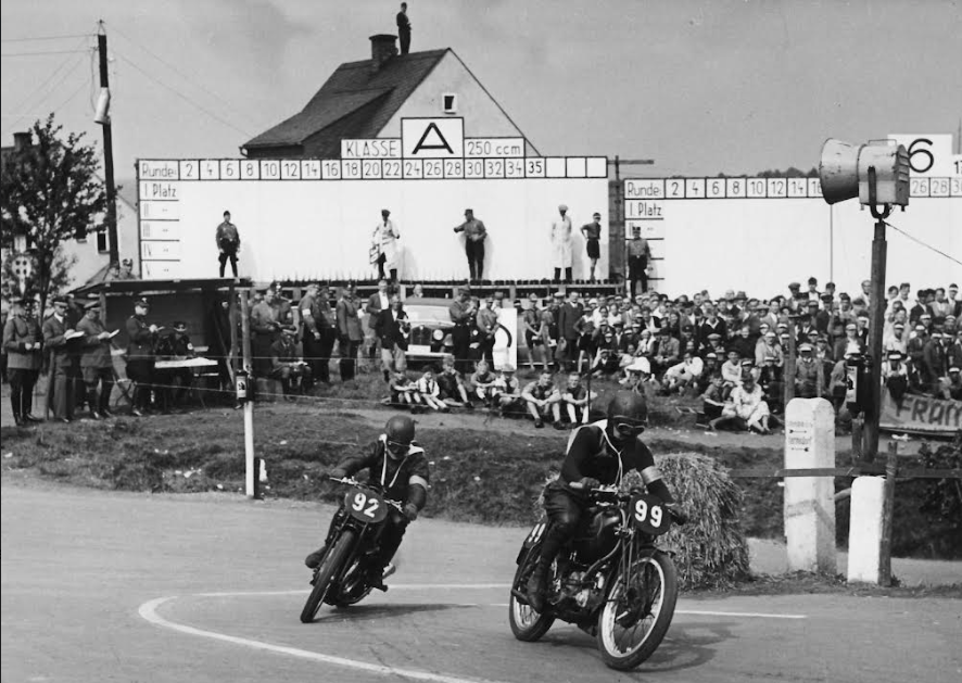 1936 GERMAN GP TYRELL-SMITH EXCELSIOR 92 PASSES ITALIAN PIGORNINI
