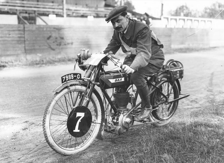 1913 CIRCUIT DU MANS ISODI ONNA BEEZA