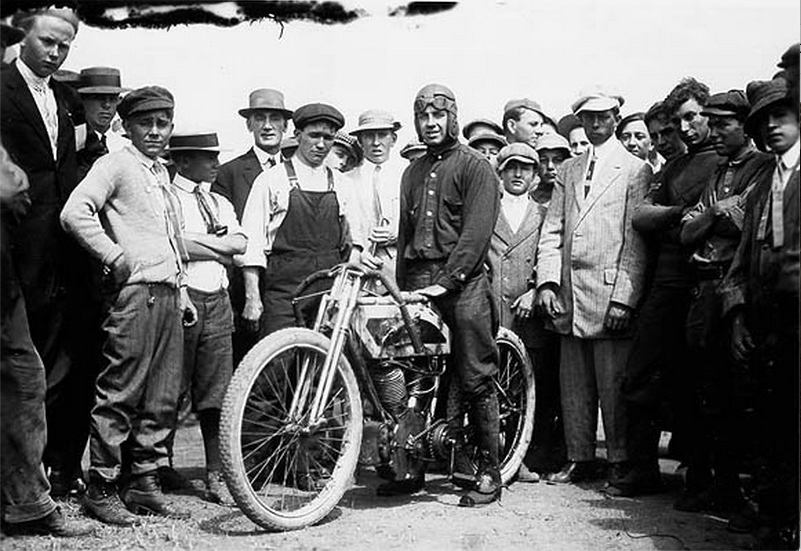 MELANGE 1912 EXCELSIOR ROY O'HARE