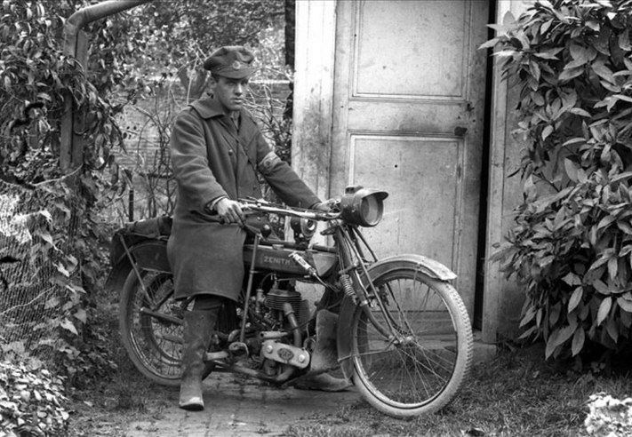 WW1 ZENITH DR 1916 IN GARDEN