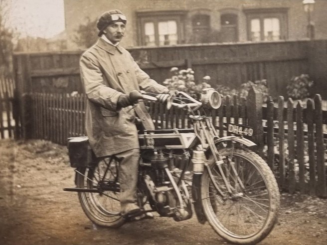 1910s TRIUMPH TACHE