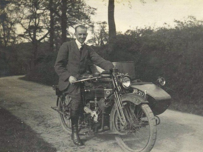 1920ish P&M COMBO SMILER