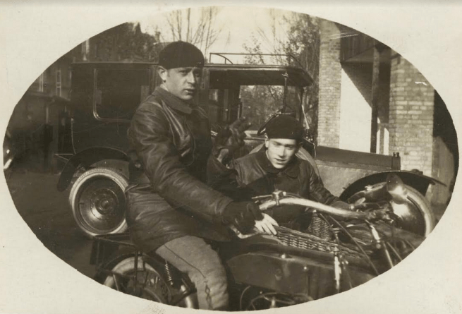 1920s OVAL COMBO PIC