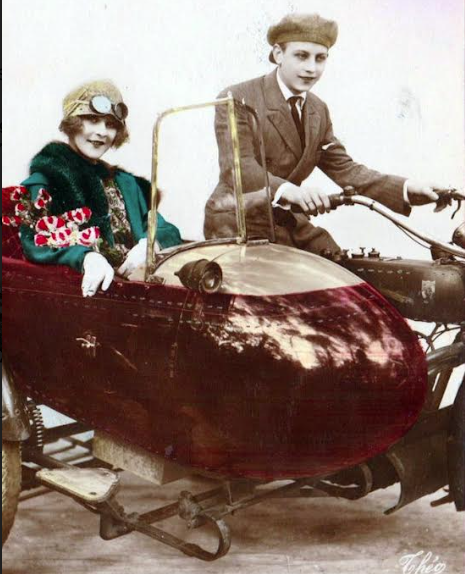 1923 COLOUR SCAR COUPLE