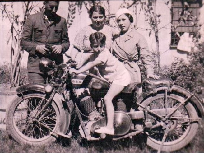 1930ish KID ON BEEZA FAMILY