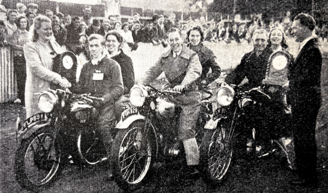 1939 CUTE COUPLE PIC