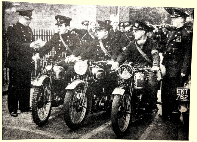 1939 SPEEDWAY STARS IN UNIFORM
