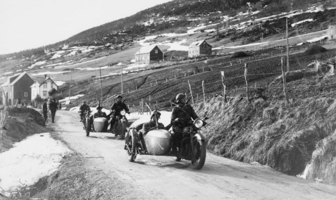 1940 POLES AT BORKENES