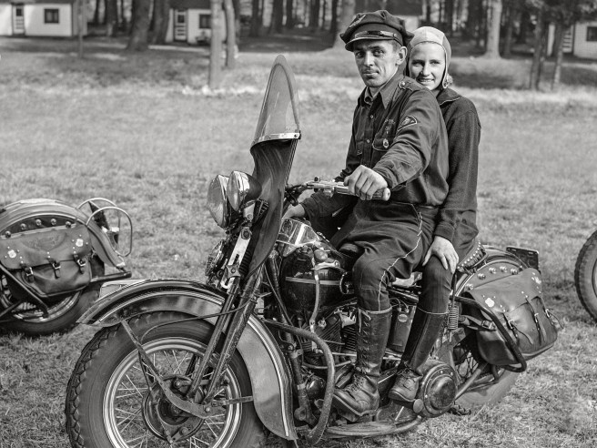1941 HARLEY 2-UP TOURING