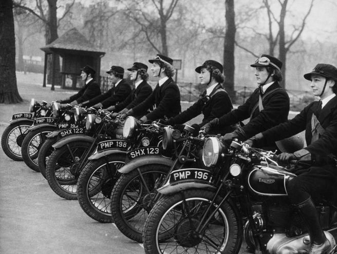1941 WRENS ON TRIUMPHS