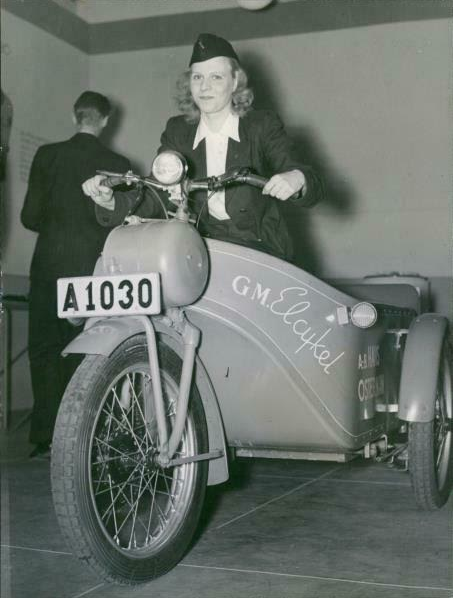 1942 GM ELCYKEL MOTOR SHOW
