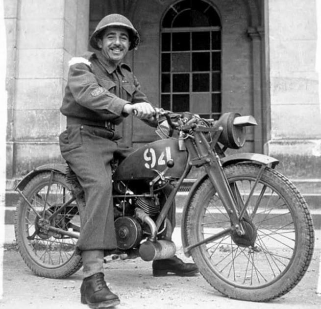 1944 SGT/MJR COOPER CARPIQUET