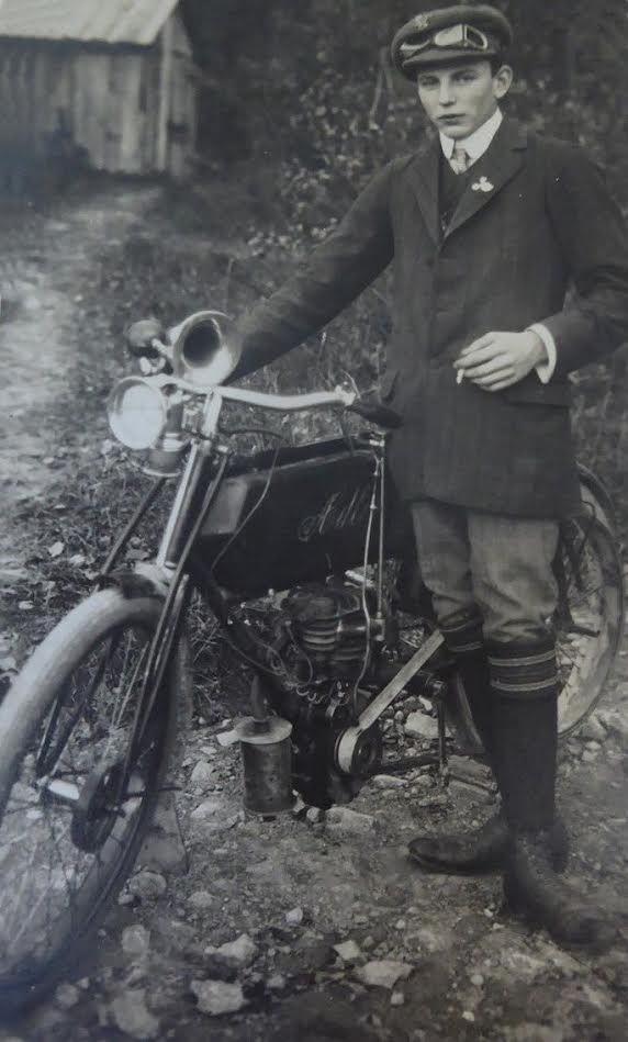 1900s ADLER LAD WITH GASPER