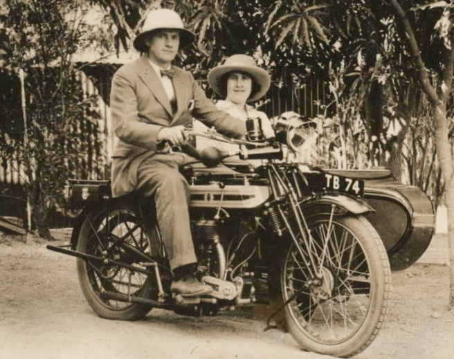 1920s COLONIAL COUPLE COMBO