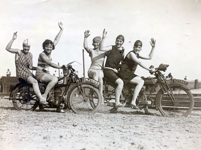 1920s BEACH