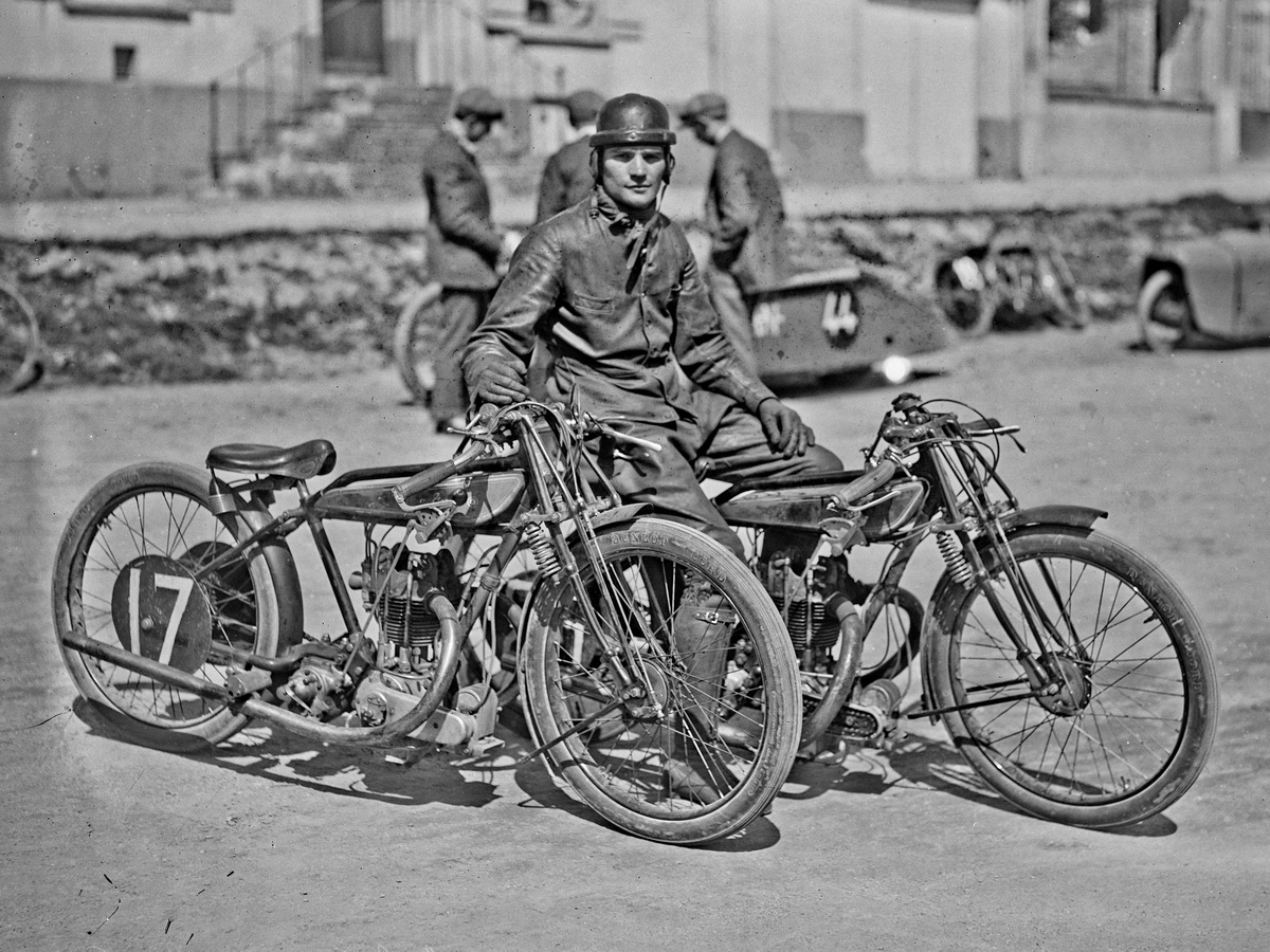 1926 – Motorcycle Timeline