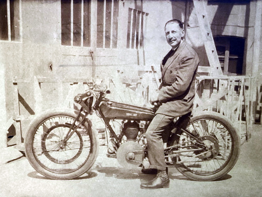 1926 – Motorcycle Timeline